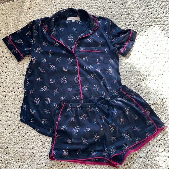 LOFT Other - 😴 Loft Floral Satin Short Sleep Set 😴